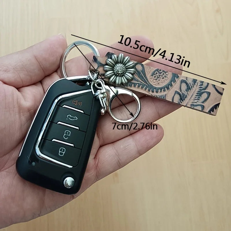 Retro Western-style leather keychain.