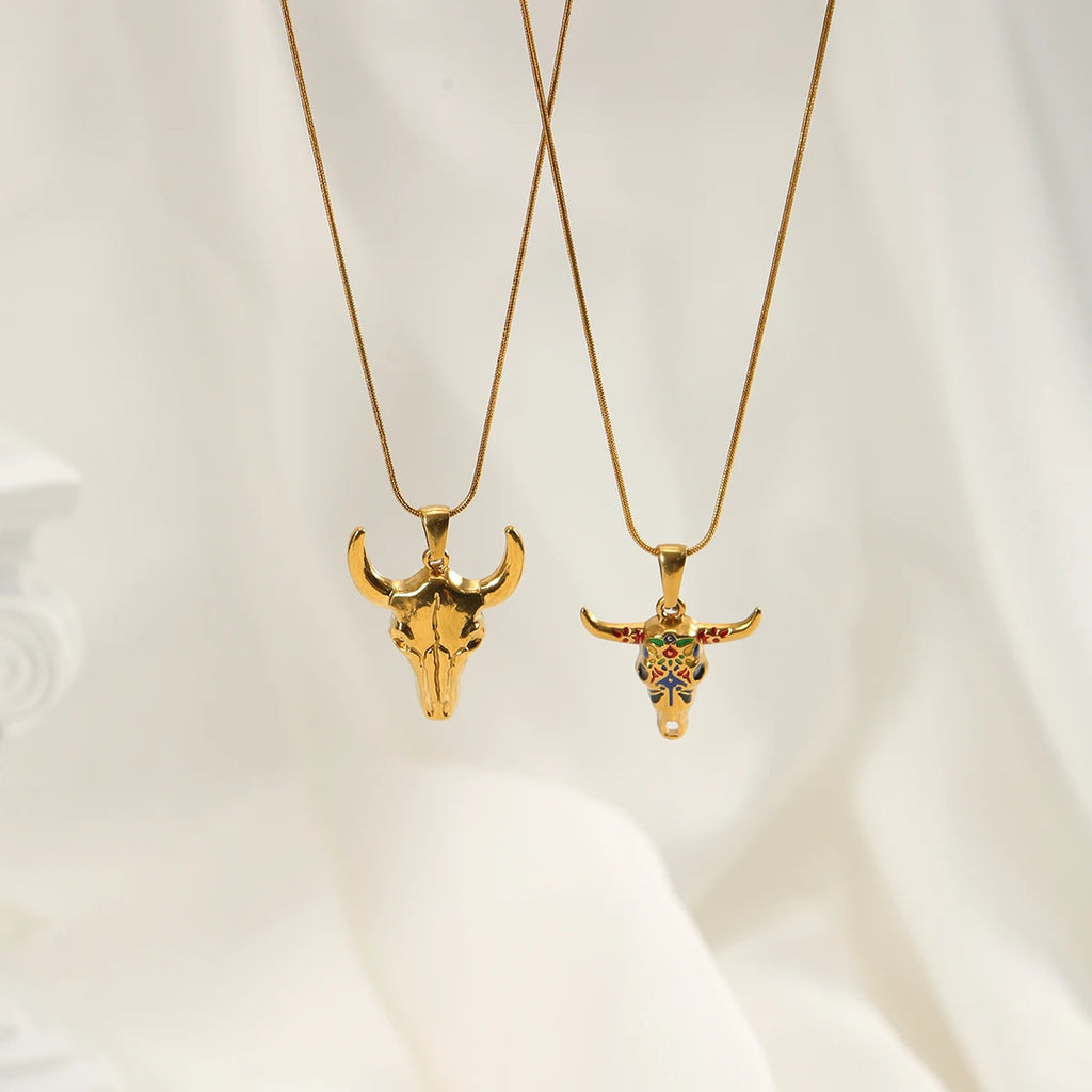Vintage cowboy punk style pendant necklaces in stainless steel, for men and women.