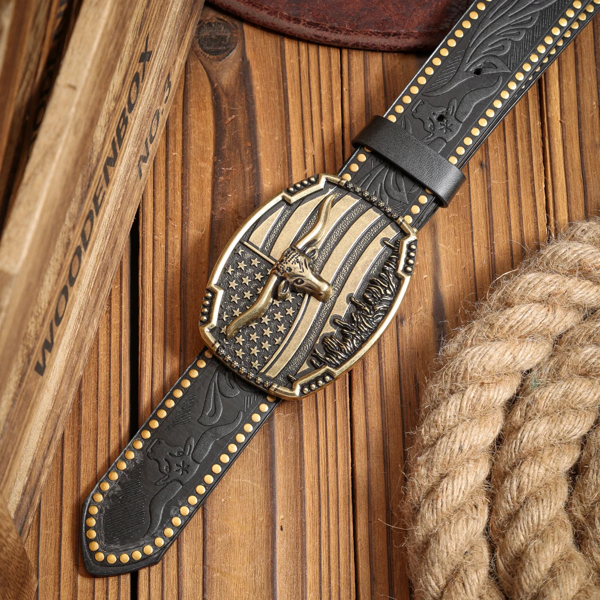 A PU belt suitable for both men and women.