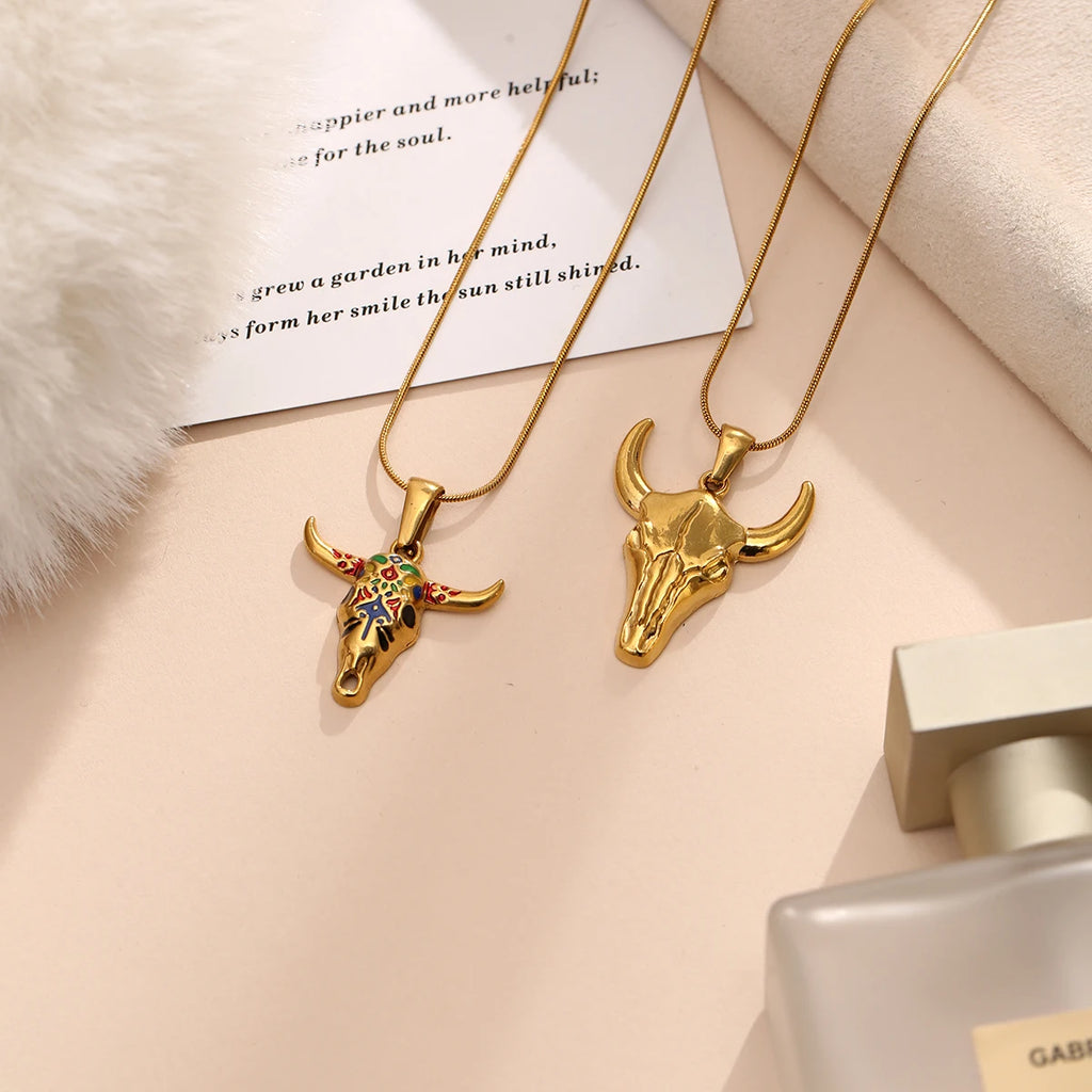 Vintage cowboy punk style pendant necklaces in stainless steel, for men and women.