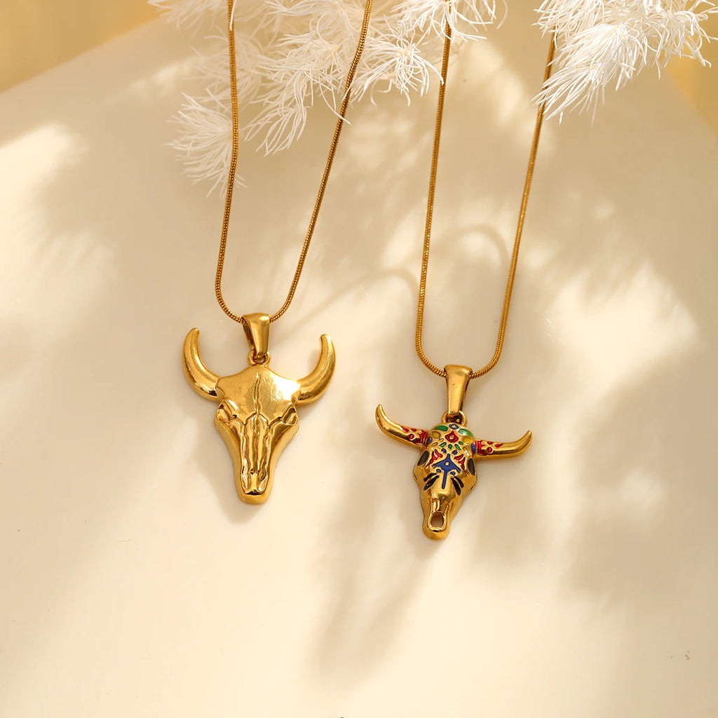 Vintage cowboy punk style pendant necklaces in stainless steel, for men and women.