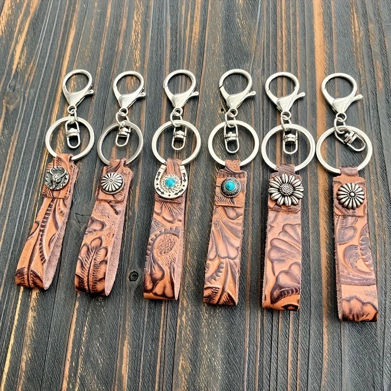 Retro Western-style leather keychain.
