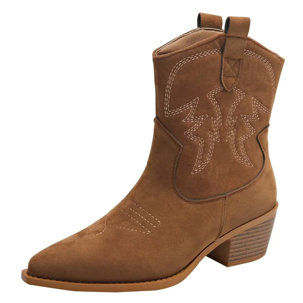 Pointed toe, riding boots with chunky heel.