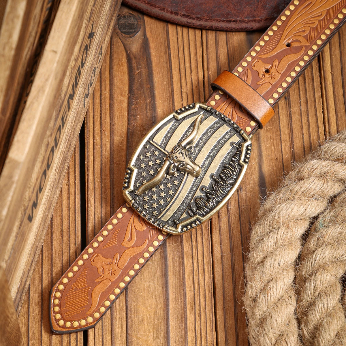 A PU belt suitable for both men and women.
