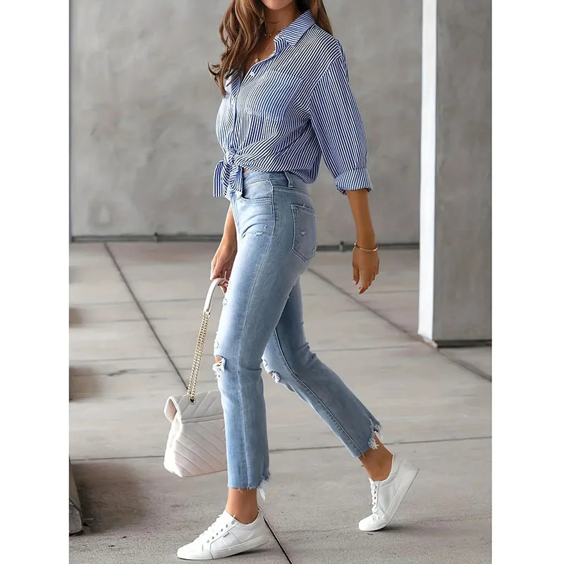 Women's classic blue striped shirt, vintage streetwear style, long sleeves, casual, loose fit, single button fastening.