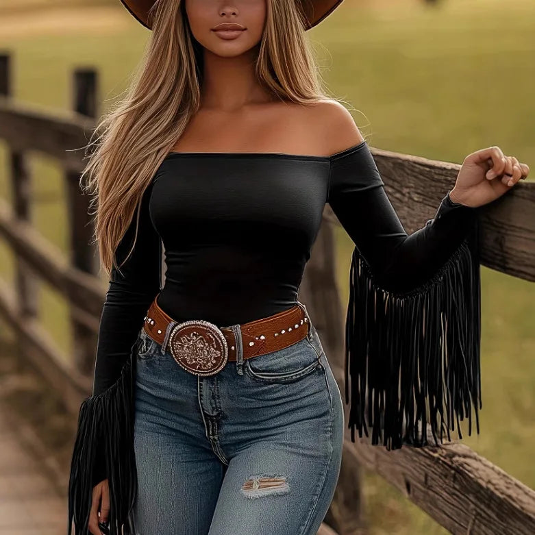Long-sleeved cropped blouse with fringe.