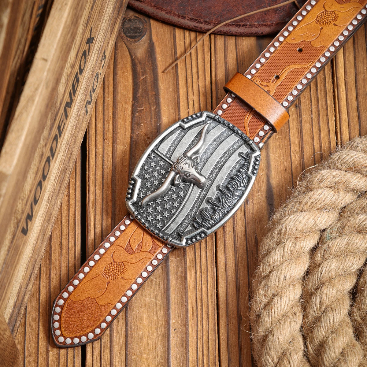 A PU belt suitable for both men and women.